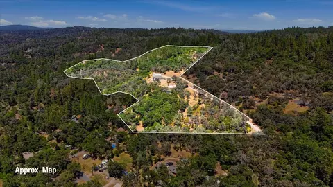 View/Area - 19114 Halcon Crest Ct, Grass Valley, CA 95949 photo 10 of 11