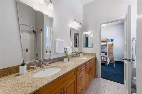 Bath - 19114 Halcon Crest Ct, Grass Valley, CA 95949 photo 4 of 10