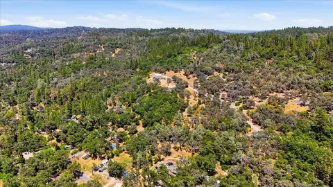 View/Area - 19114 Halcon Crest Ct, Grass Valley, CA 95949 photo 9 of 11