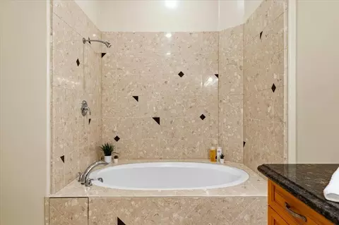 Bath - 19114 Halcon Crest Ct, Grass Valley, CA 95949 photo 9 of 10