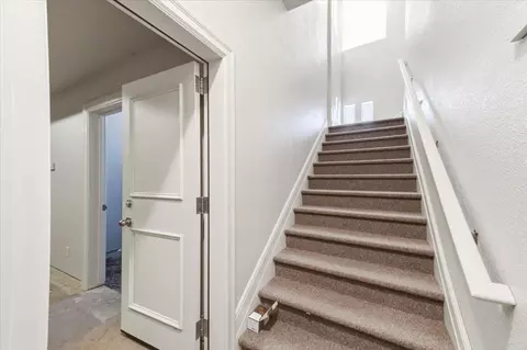 Entry Way - 19114 Halcon Crest Ct, Grass Valley, CA 95949 photo 3 of 4
