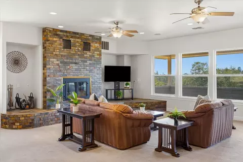 Living - 19114 Halcon Crest Ct, Grass Valley, CA 95949 photo 2 of 7