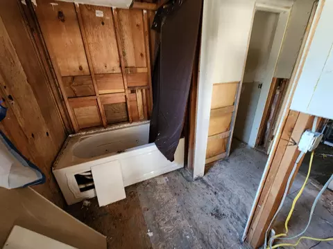 Bath - 171 Schimke Rd, Bear Valley, CA 95223 photo 3 of 3