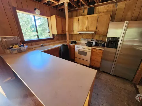 Kitchen - 171 Schimke Rd, Bear Valley, CA 95223 photo 1 of 2