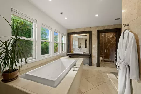 Bath - 1561 Elsdon Cir, Carmichael, CA 95608 photo 2 of 4