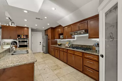Kitchen - 1561 Elsdon Cir, Carmichael, CA 95608 photo 3 of 4
