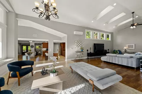 Living - 1561 Elsdon Cir, Carmichael, CA 95608 photo 2 of 4