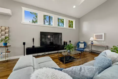 Living - 1561 Elsdon Cir, Carmichael, CA 95608 photo 4 of 4