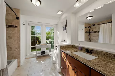 Bath - 1561 Elsdon Cir, Carmichael, CA 95608 photo 1 of 4