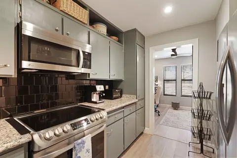 Kitchen - 2401 Eilers Ln #904, Lodi, CA 95242 photo 1 of 2