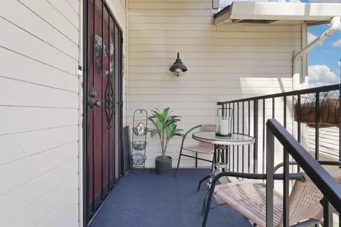 Exterior - 2401 Eilers Ln #904, Lodi, CA 95242 photo 2 of 8