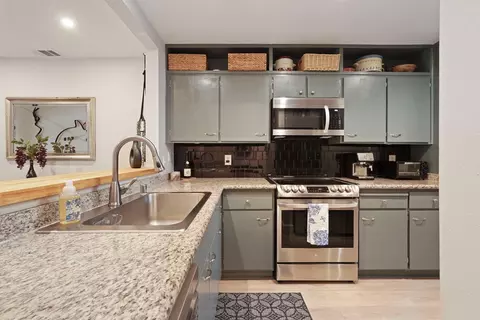Kitchen - 2401 Eilers Ln #904, Lodi, CA 95242 photo 2 of 2