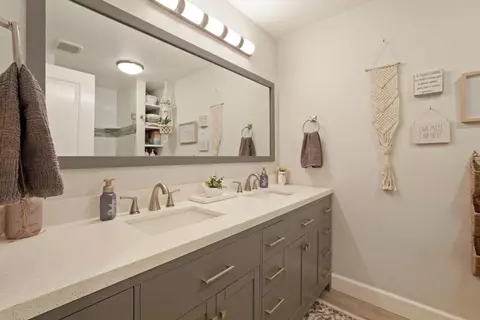 Bath - 2401 Eilers Ln #904, Lodi, CA 95242 photo 1 of 2