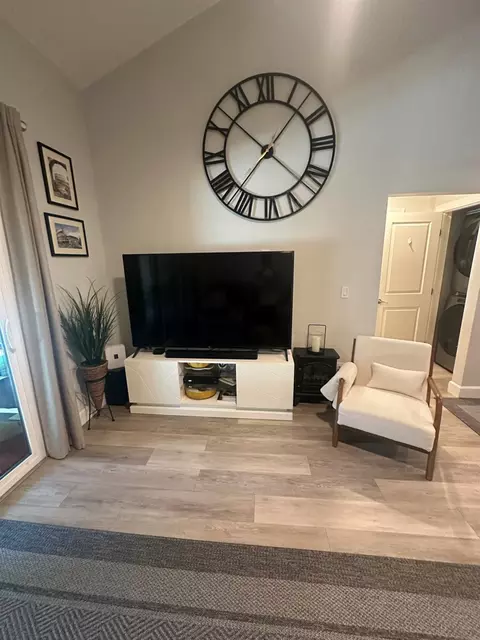 Living - 2401 Eilers Ln #904, Lodi, CA 95242 photo 3 of 3