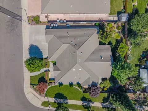 View/Area - 1320 Silhouette Ct, Merced, CA 95340 photo 3 of 10