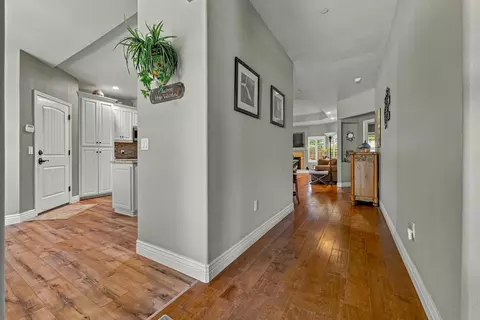 Entry Way - 1320 Silhouette Ct, Merced, CA 95340 photo 2 of 6