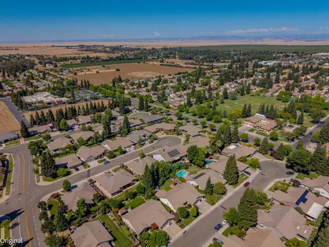 View/Area - 1320 Silhouette Ct, Merced, CA 95340 photo 6 of 10