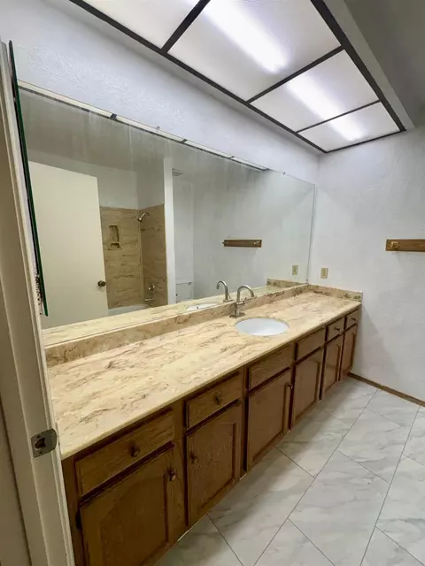 Bath - 6029 Mount Hamilton Ct, Castro Valley, CA 94552 photo 4 of 5