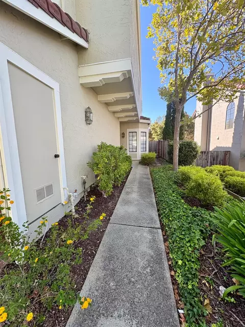 Exterior - 6029 Mount Hamilton Ct, Castro Valley, CA 94552 photo 2 of 5