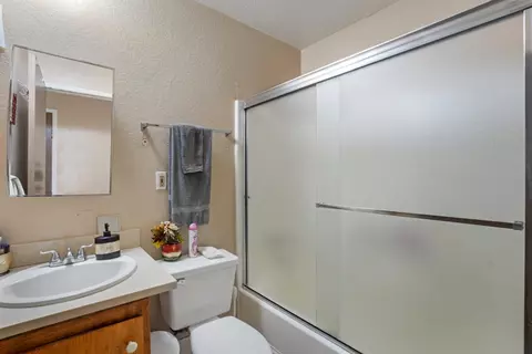 Bath - 216 Barros St, Patterson, CA 95363 photo 2 of 2