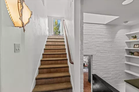 Entry Way - 1018 W Morris Ave, Modesto, CA 95350 photo 13 of 14