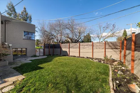 Exterior - 1018 W Morris Ave, Modesto, CA 95350 photo 15 of 16