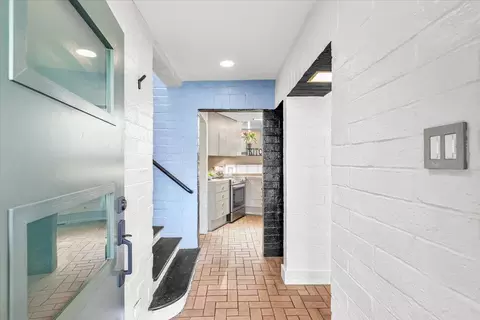 Entry Way - 1018 W Morris Ave, Modesto, CA 95350 photo 1 of 14