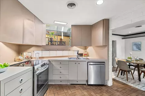Kitchen - 1018 W Morris Ave, Modesto, CA 95350 photo 2 of 4