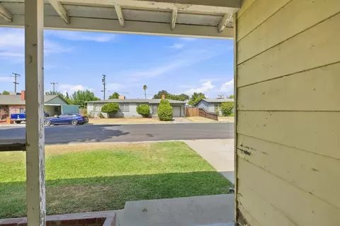 Exterior - 1904 Aloha Way, Modesto, CA 95350 photo 5 of 9