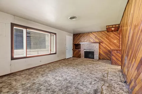 Living - 1904 Aloha Way, Modesto, CA 95350 photo 2 of 3