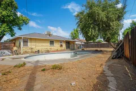 Exterior - 1904 Aloha Way, Modesto, CA 95350 photo 9 of 9