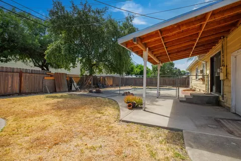 Exterior - 1904 Aloha Way, Modesto, CA 95350 photo 7 of 9