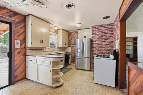 Kitchen - 1904 Aloha Way, Modesto, CA 95350 photo 3 of 3