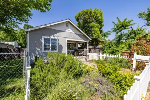 Exterior - 222 D St, Lincoln, CA 95648 photo 4 of 10