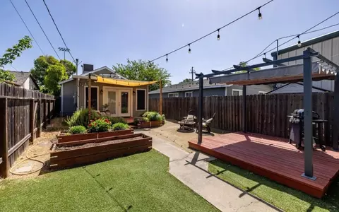 Exterior - 222 D St, Lincoln, CA 95648 photo 9 of 10