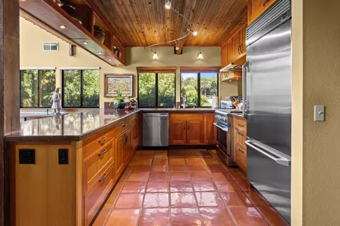 Kitchen - 2436 Rivendell Ln, Davis, CA 95616 photo 3 of 4