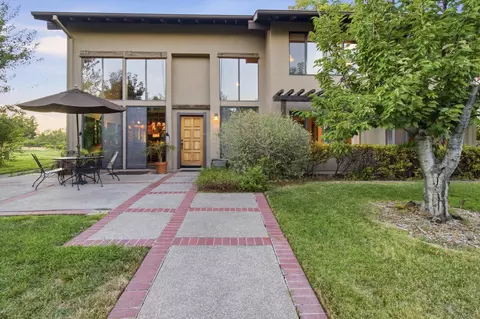 Exterior - 2436 Rivendell Ln, Davis, CA 95616 photo 5 of 17