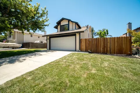 Exterior - 513 Tarland Ln, Patterson, CA 95363 photo 2 of 6