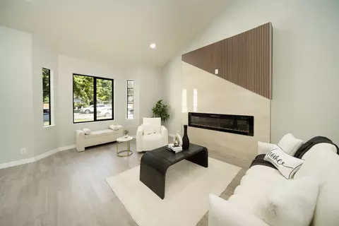 Living - 513 Tarland Ln, Patterson, CA 95363 photo 3 of 5