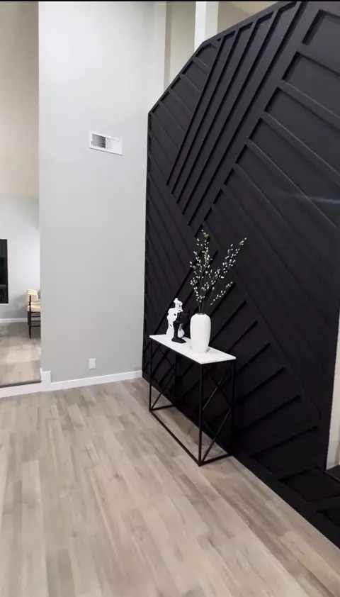 Entry Way - 513 Tarland Ln, Patterson, CA 95363 photo 3 of 5