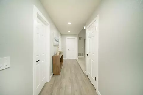 Entry Way - 513 Tarland Ln, Patterson, CA 95363 photo 4 of 5
