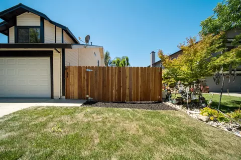 Exterior - 513 Tarland Ln, Patterson, CA 95363 photo 3 of 6