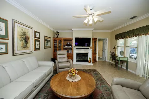 Living - 2813 Kingman Ct, Modesto, CA 95355 photo 6 of 7