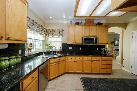 Kitchen - 2813 Kingman Ct, Modesto, CA 95355 photo 2 of 5