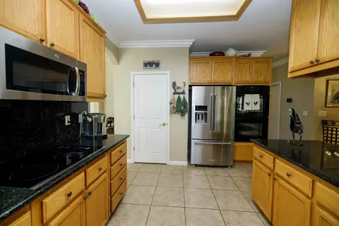 Kitchen - 2813 Kingman Ct, Modesto, CA 95355 photo 3 of 5
