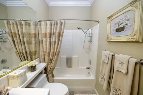 Bath - 2813 Kingman Ct, Modesto, CA 95355 photo 7 of 9