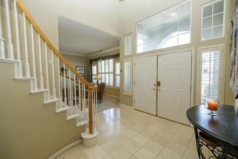 Entry Way - 2813 Kingman Ct, Modesto, CA 95355 photo 2 of 4