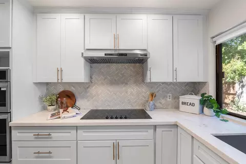 Kitchen - 4121 Vista Way, Davis, CA 95618 photo 2 of 4