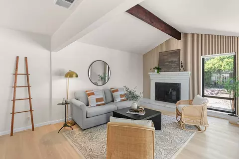 Living - 4121 Vista Way, Davis, CA 95618 photo 2 of 4