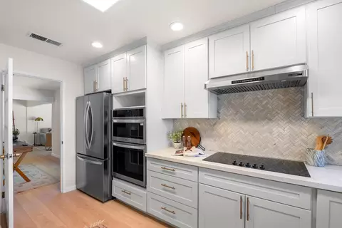 Kitchen - 4121 Vista Way, Davis, CA 95618 photo 3 of 4
